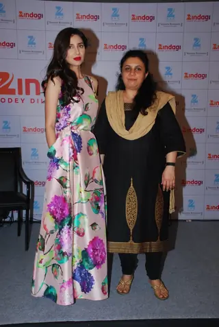 Mahira Khan of Zindagi's Humsafar Visits Mumbai Thumbnail