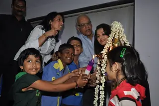 Aishwarya Rai Bachchan Meets Children from Smile Train Organisation Thumbnail