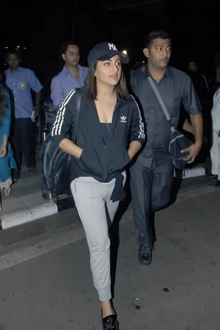 Celebs Snapped at Airport Thumbnail