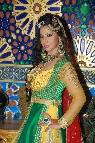 &tv Launches Razia Sultan Thumbnail