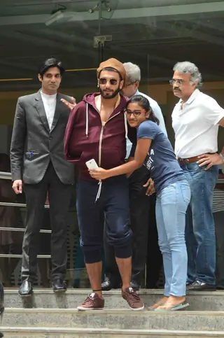 Ranveer Singh Snapped Post Surgery Thumbnail