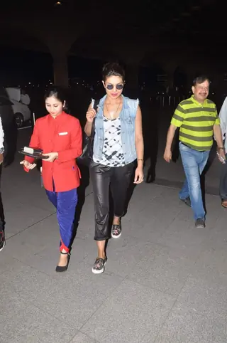 Celebs Snapped at Airport Thumbnail