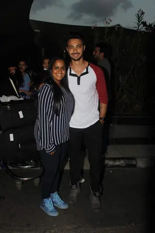 Celebs Snapped at Airport Thumbnail