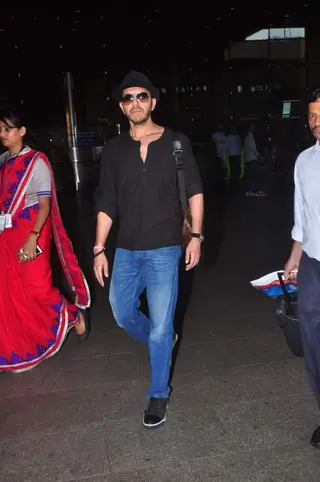 Celebs Return From AIBA Thumbnail