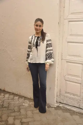 Celebs Snapped at Mehboob Studio! Thumbnail