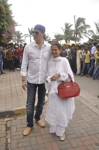 Salman Khan Celebrates Eid Thumbnail