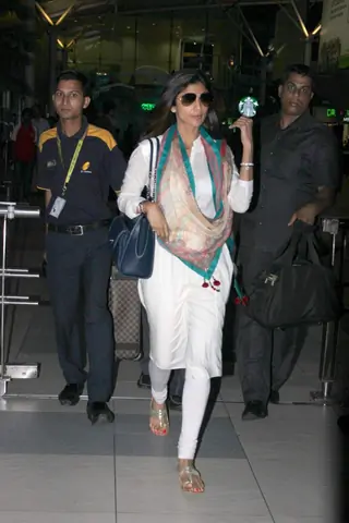 Celebs Snapped at Airport Thumbnail