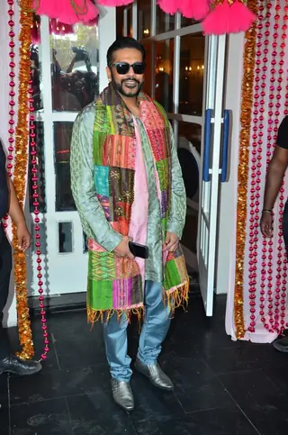 Karan - Bipasha's Mehendi Ceremony Thumbnail