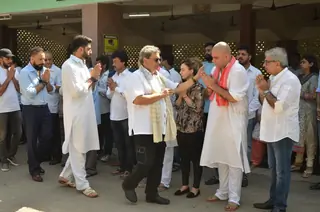 Celebs at Vikas Mohan's Funeral Thumbnail