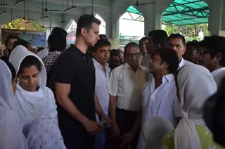 Actor Razak Khan's Funeral Thumbnail