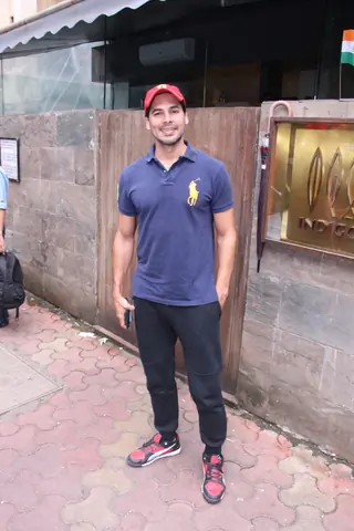 Celebs Snapped! Thumbnail