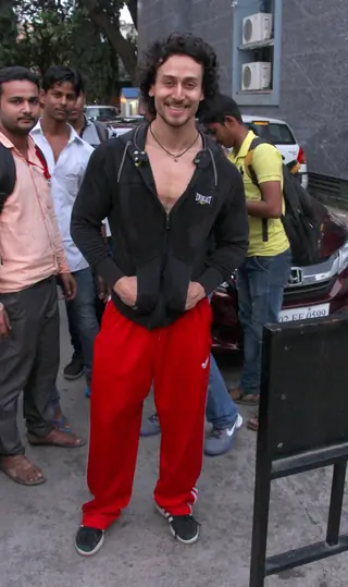 Tiger Shroff snapped in Bandra Thumbnail