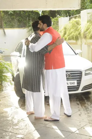 Sonali Bendre's Ganpati Visarjan Thumbnail