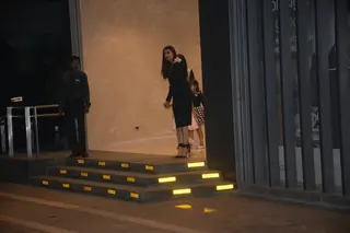 Aishwarya, Abhishek with Aaradhya outside an eatery Thumbnail