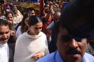 Deepika Padukone at Siddhivinayak Mandir Thumbnail
