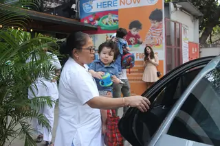 Baby Taimur Ali Khan clicked in the city Thumbnail