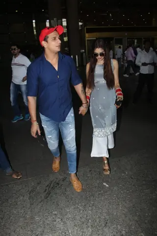 Prince and Yuvika Snapped post Marriage Thumbnail