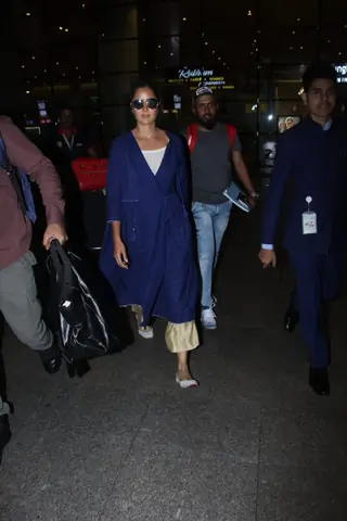 Salman Khan - Katrina Kaif spotted airport Thumbnail