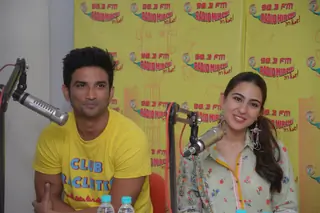 Sushant Singh Rajput and Sara Ali Khan promoting Kedarnath at Mirchi studio Thumbnail