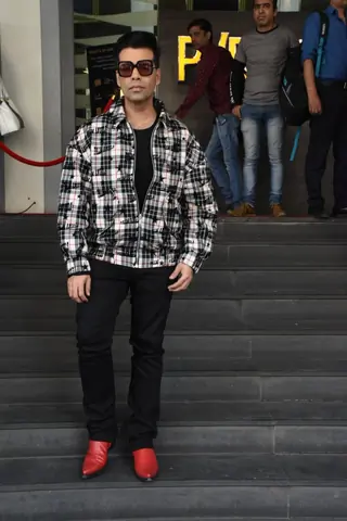 Simmba Movie trailer launch Pictures - Actors include Ranveer Singh, Ashutosh Rana, Sonu Sood, Sara Ali Khan, Karan Johar, Rohit Shetty and others Thumbnail