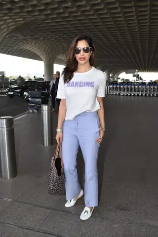 Celebrities Spotted at the Airport Thumbnail