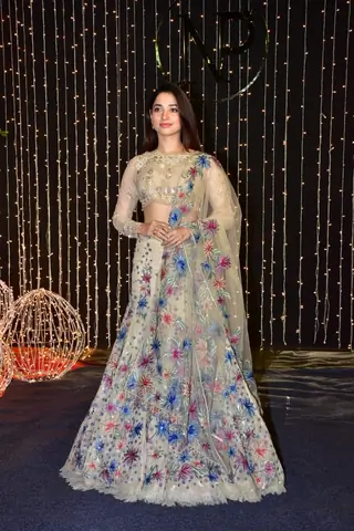 Priyanka Chopra and Nick Jonas Wedding Reception Mumbai Pictures Thumbnail
