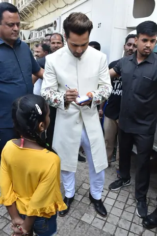 The cast of Kalank at teaser launch! Thumbnail