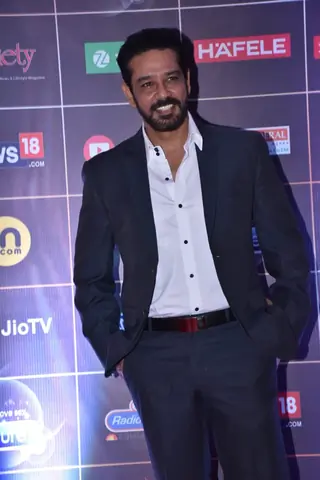 Bollywood actor grace the REEL Awards with their appearance! Thumbnail