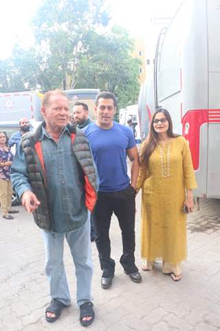 Salman Khan With family spotted at Mehboob studio for Bharat promotion