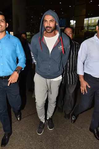 Bollywood celebrities spotted around the town! Thumbnail