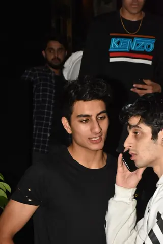 Celebrities spotted around the town! Thumbnail