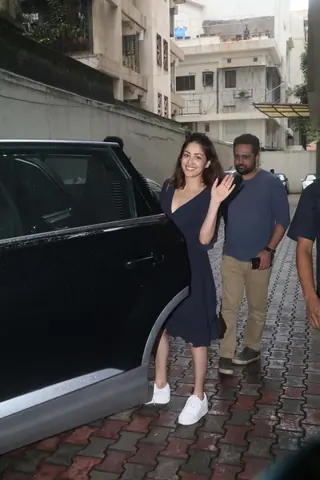 Bollywood celebrities snapped around the town! Thumbnail