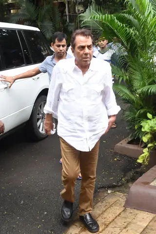 Bollywood celebs bid adieu to J. Om Prakash! Thumbnail