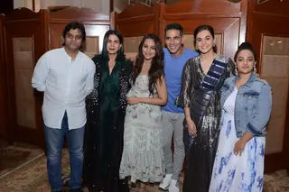 Mission Mangal star cast at the special screening of the film! Thumbnail