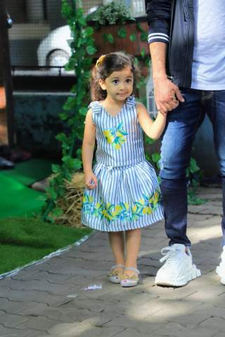 B-townies in attendance to Misha Kapoor's birthday bash! 