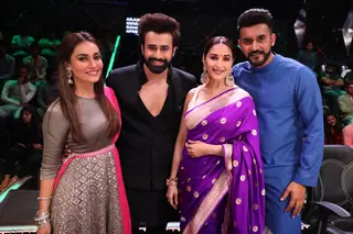 Siddharth Shukla, Jasmine Bhasin, Pearl Puri, Surbhi Jyoti and Erica Fernandes on the sets of Dance Deewane Thumbnail