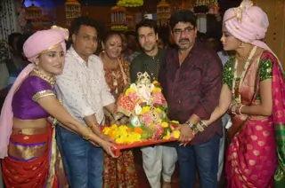 Rajan Shahi's Ganpati Visarjan with the cast of Ye Risthey hai Pyar Ke Thumbnail