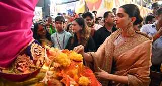 Bollywood Celebs snapped around the town Thumbnail