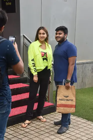 Celebrities snapped around the town Thumbnail