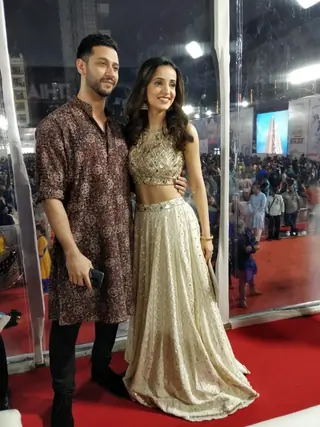 Shivam Bhaargava and Sanaya Irani attended Korakendra Navratri garba! Thumbnail