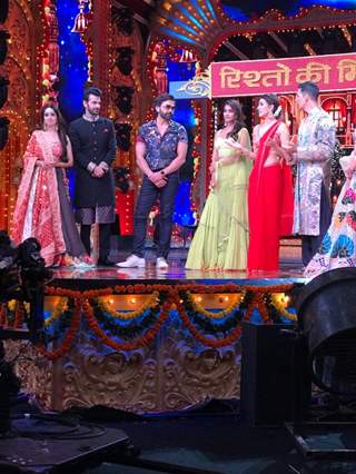 Karan V Grover and Dipika Kakar hosting a special segment with the cast of Housefull 4