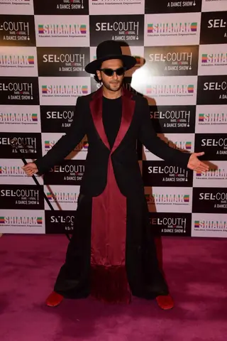 Ranveer Singh snapped at a dance show organised by Shiamak Dawar! Thumbnail