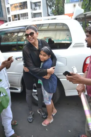 Bollywood celebrities spotted around the town! Thumbnail