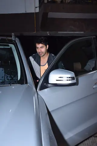 Celebs papped around the town! Thumbnail