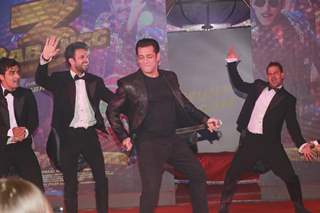 Salman Khan launches Dabangg 3's latest song Munna Badnaam Hua!