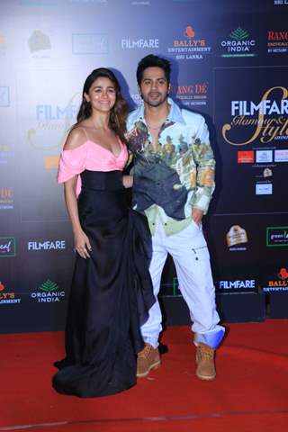 Bollywood celebrities papped at the Red Carpet of Filmfare Glamour and Style Awards 2019