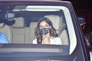 Bollywood celebrities snapped around the town! Thumbnail