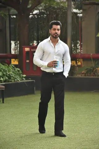 Gautam Gulati on location of an Ad Shoot! Thumbnail