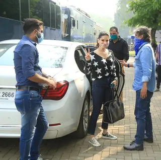 Bollywood celebrities snapped around the town! Thumbnail