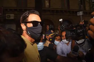 Arjun Rampal snapped outside NCB office in Mumbai Thumbnail